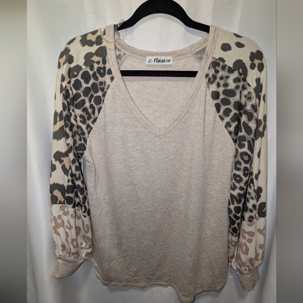 MACAROON L Bell Sleeve V Neck Top